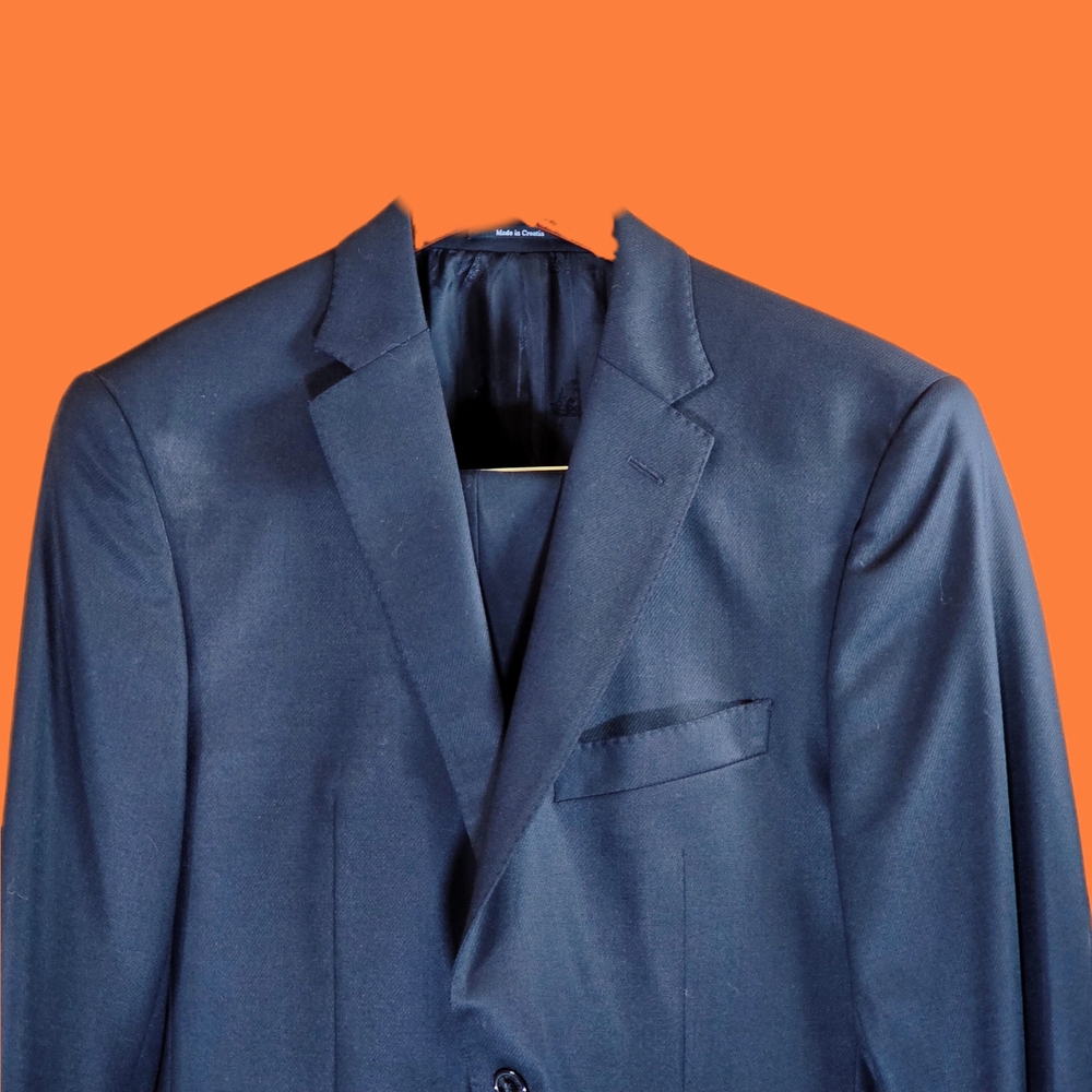 Timeless Vesace Suit with Notched Lapels - Picture 3 of 16